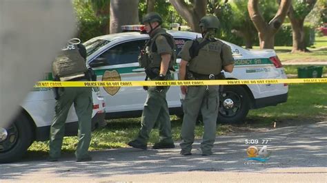 Police set up perimeter in Miami Shores after suspected armed robbers crash vehicle